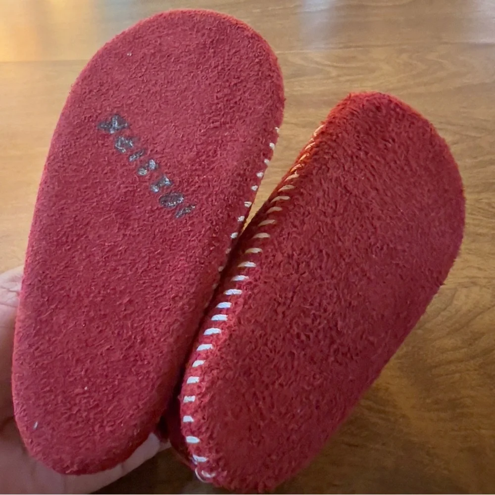 MinneTonka Moccasin Children Burgundy Leather Suede Baby Walking Shoes size 4